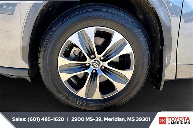 used 2020 Toyota Highlander car, priced at $27,542
