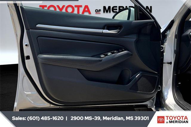 used 2023 Nissan Altima car, priced at $19,999