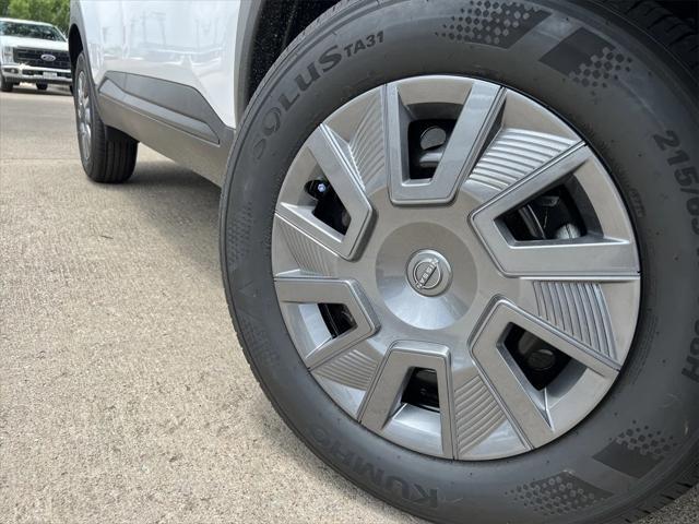 new 2025 Nissan Kicks car, priced at $21,677
