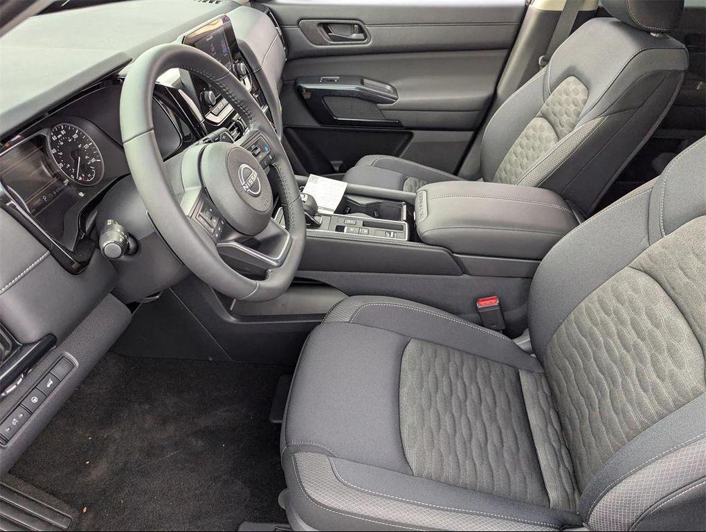 new 2025 Nissan Pathfinder car, priced at $31,923