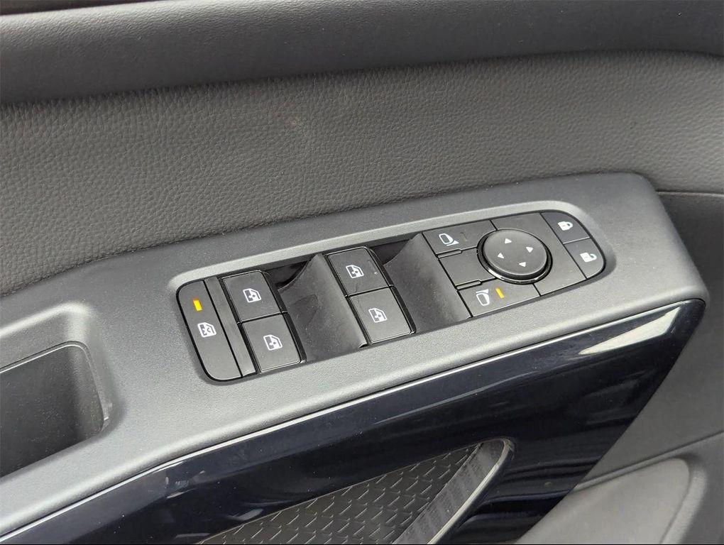 new 2025 Nissan Pathfinder car, priced at $31,923