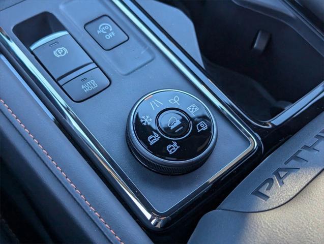 new 2025 Nissan Pathfinder car, priced at $42,163