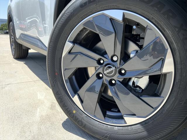new 2025 Nissan Rogue car, priced at $32,334