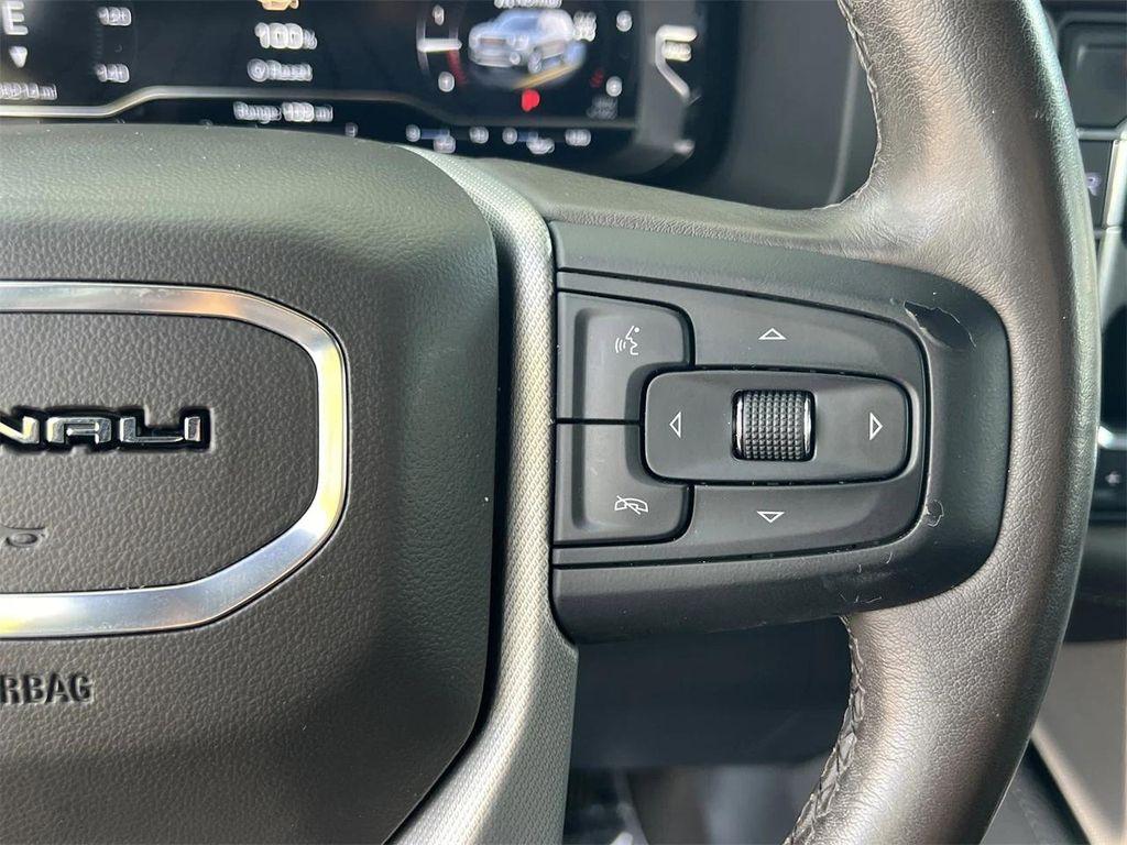 used 2022 GMC Yukon car, priced at $52,274