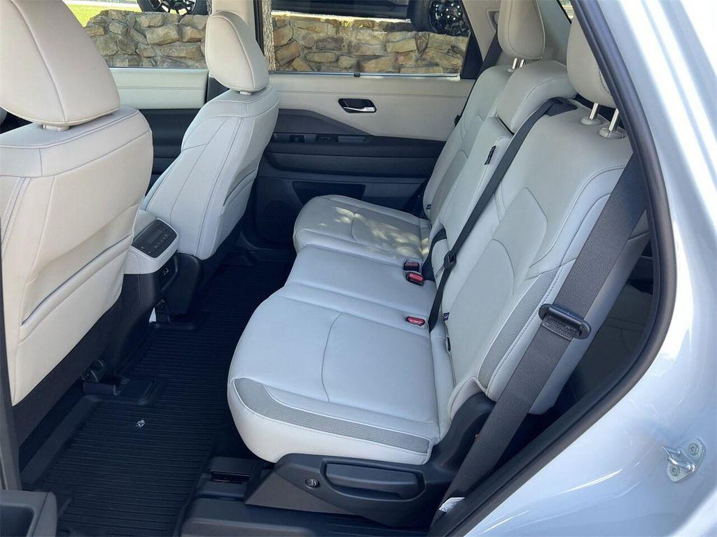 new 2025 Nissan Pathfinder car, priced at $34,503