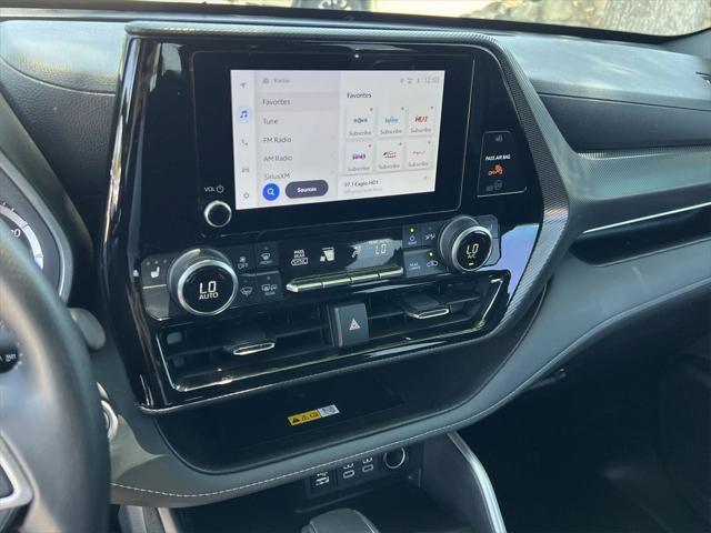 used 2024 Toyota Highlander car, priced at $40,974