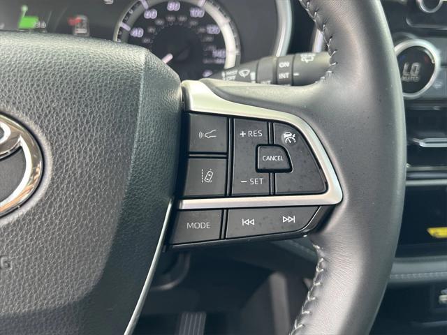 used 2023 Toyota Highlander car, priced at $36,874