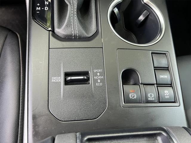 used 2023 Toyota Highlander car, priced at $36,874