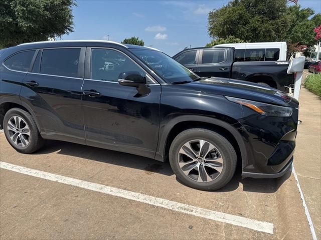 used 2023 Toyota Highlander car, priced at $37,874