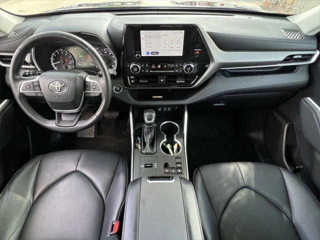 used 2023 Toyota Highlander car, priced at $36,874
