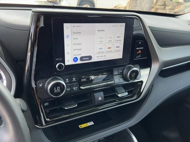 used 2023 Toyota Highlander car, priced at $36,874