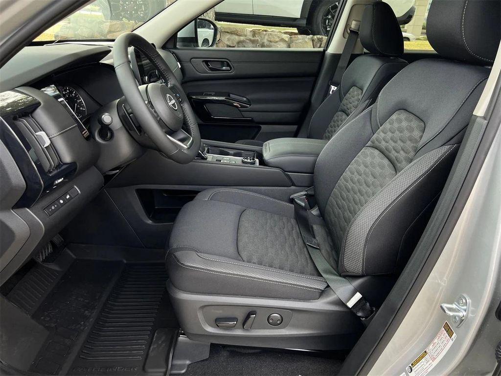 new 2025 Nissan Pathfinder car, priced at $33,794