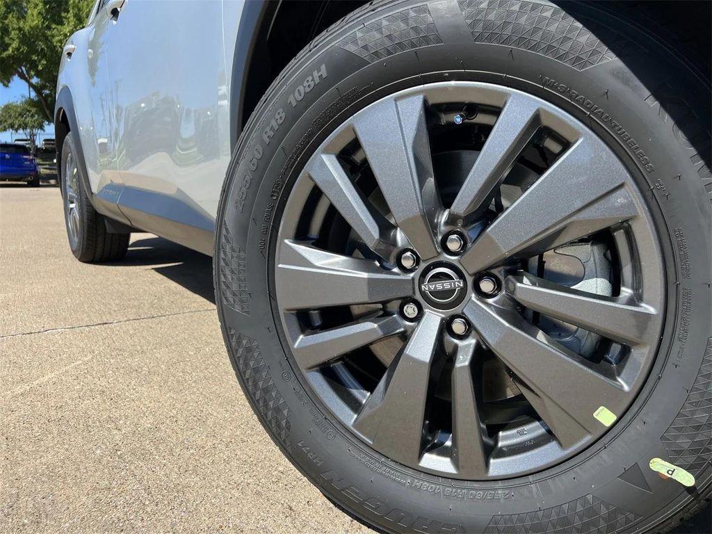 new 2025 Nissan Pathfinder car, priced at $31,952
