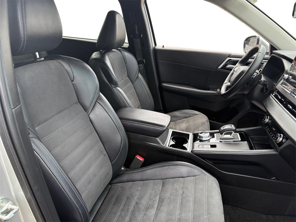 used 2024 Mitsubishi Outlander car, priced at $26,492