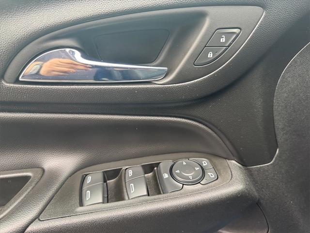 used 2022 Chevrolet Equinox car, priced at $24,900