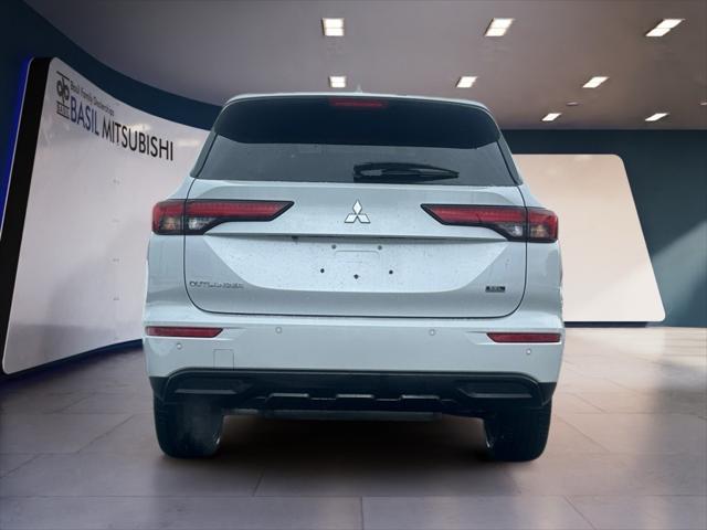 new 2024 Mitsubishi Outlander car, priced at $39,115