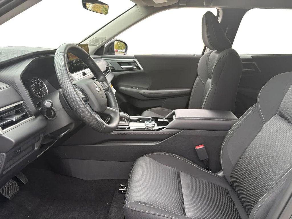 new 2025 Mitsubishi Outlander car, priced at $34,840