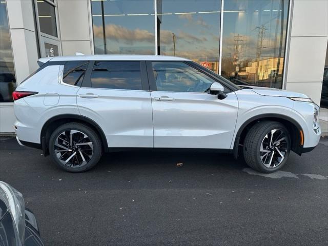 new 2024 Mitsubishi Outlander car, priced at $35,015