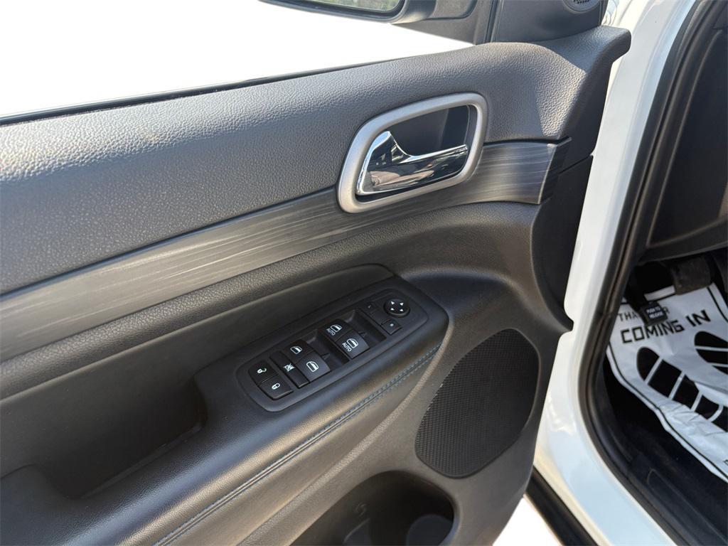 used 2020 Jeep Grand Cherokee car, priced at $22,999