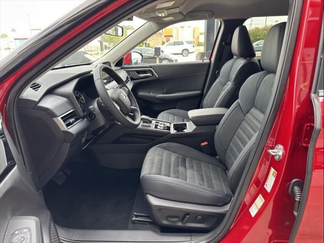 new 2024 Mitsubishi Outlander car, priced at $35,365