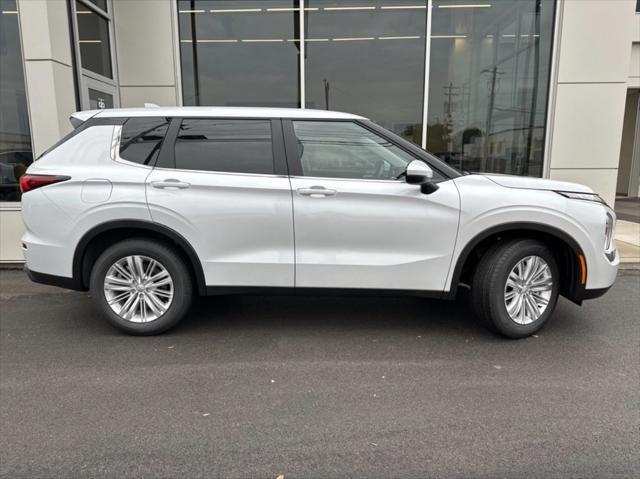 new 2024 Mitsubishi Outlander car, priced at $33,095