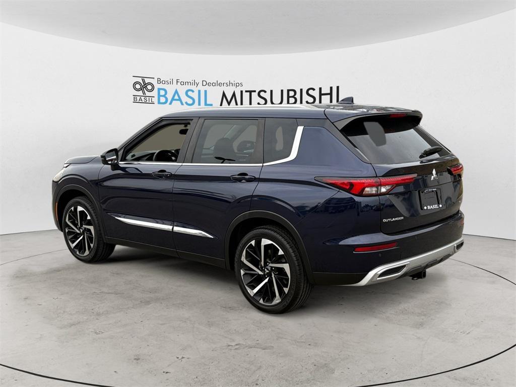 used 2023 Mitsubishi Outlander car, priced at $25,736
