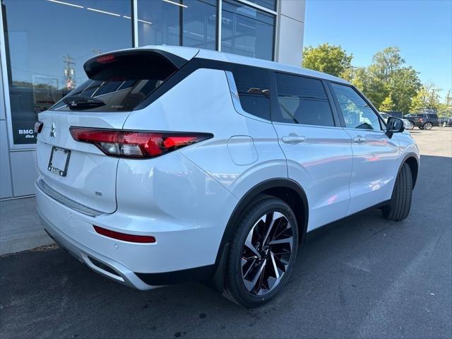 new 2024 Mitsubishi Outlander car, priced at $35,858