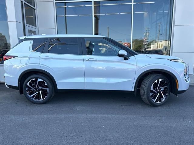 new 2024 Mitsubishi Outlander car, priced at $35,858