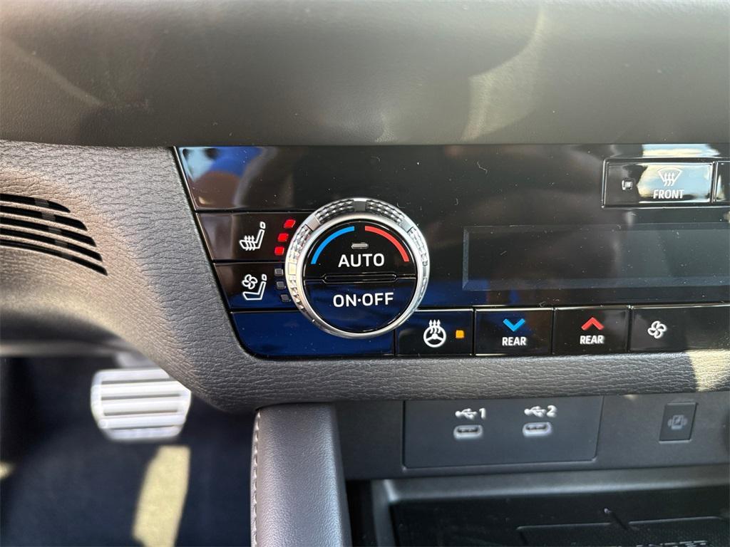 new 2025 Mitsubishi Outlander car, priced at $43,545