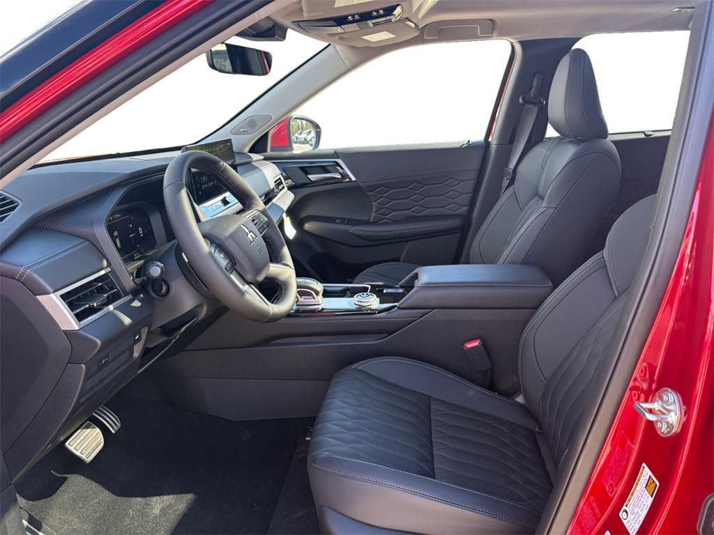 new 2025 Mitsubishi Outlander car, priced at $43,545