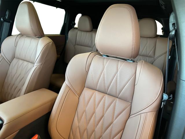 new 2025 Mitsubishi Outlander car, priced at $45,930