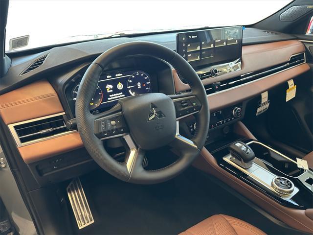 new 2025 Mitsubishi Outlander car, priced at $45,930