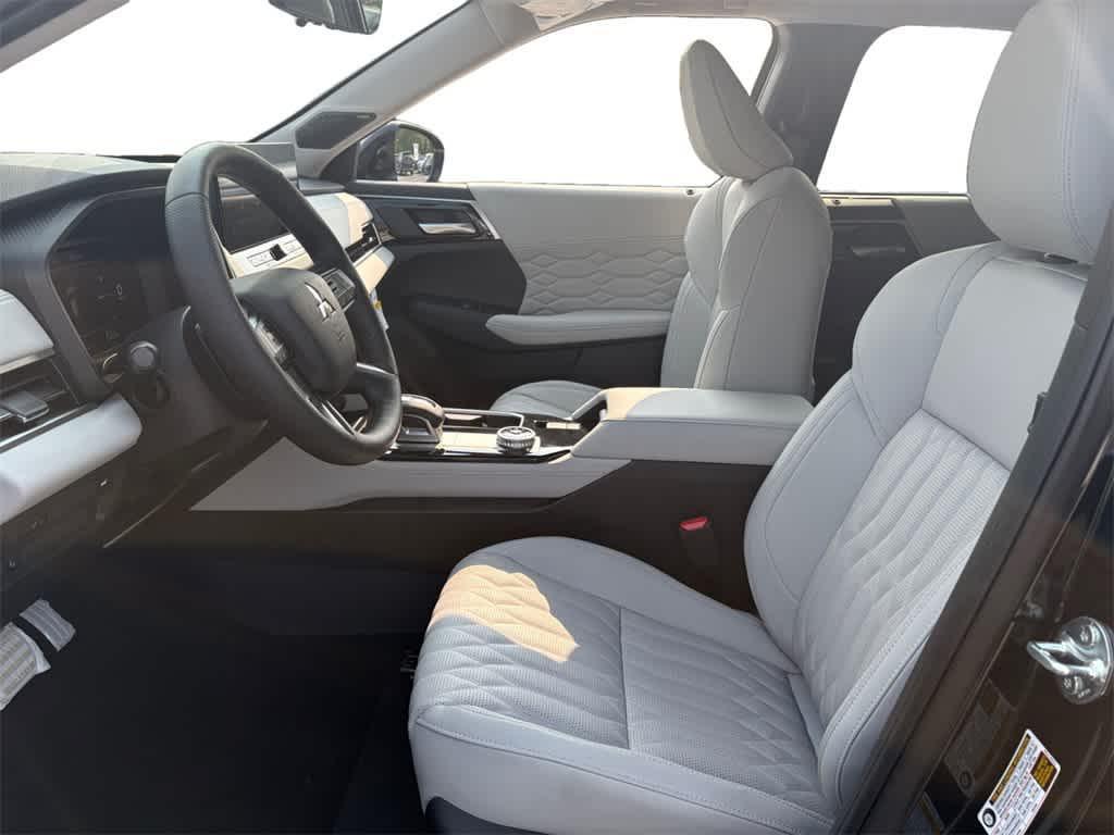 new 2025 Mitsubishi Outlander car, priced at $46,640