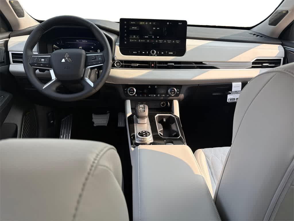 new 2025 Mitsubishi Outlander car, priced at $46,640