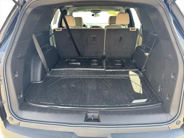 used 2022 Chevrolet Traverse car, priced at $27,871