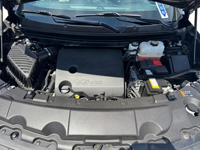 used 2022 Chevrolet Traverse car, priced at $27,871