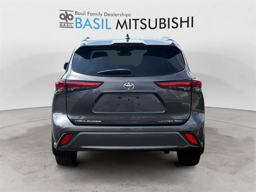 used 2020 Toyota Highlander car, priced at $32,999