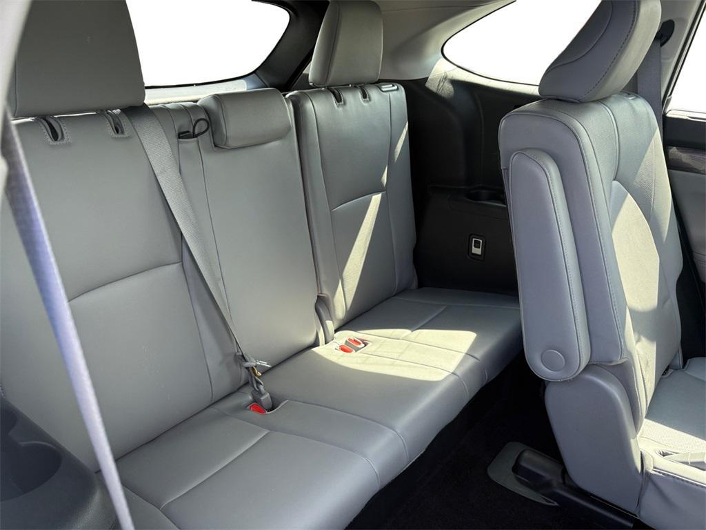 used 2020 Toyota Highlander car, priced at $32,999