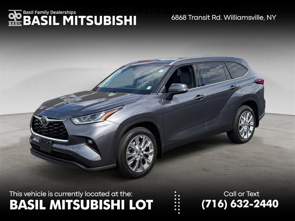 used 2020 Toyota Highlander car, priced at $32,999
