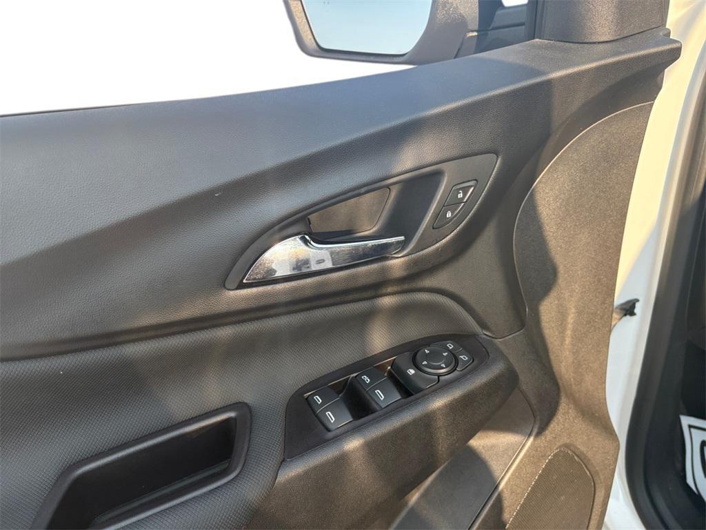 used 2022 Chevrolet Equinox car, priced at $20,999