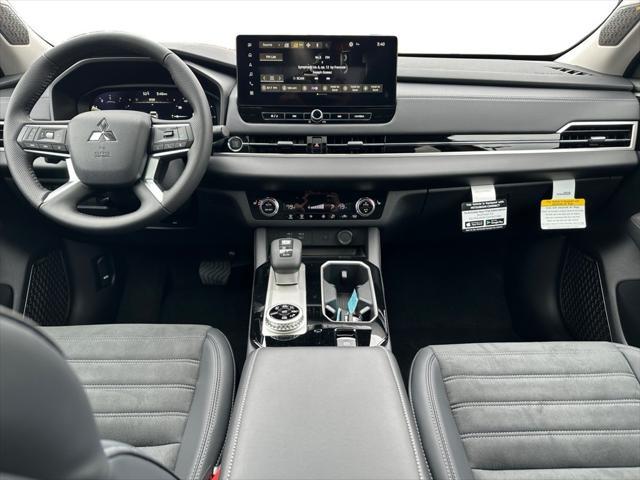 new 2025 Mitsubishi Outlander car, priced at $40,105