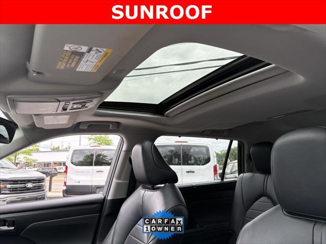 used 2022 Toyota Highlander car, priced at $37,900
