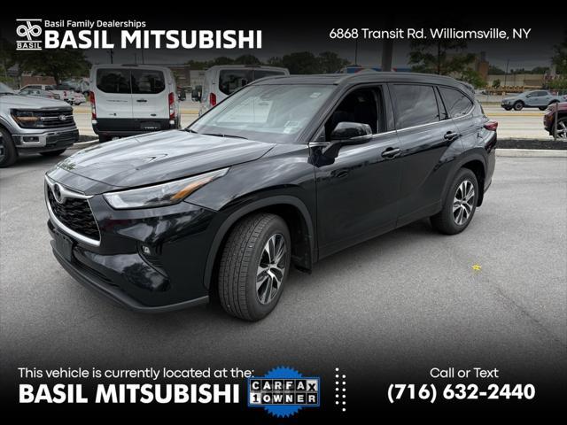 used 2022 Toyota Highlander car, priced at $37,900