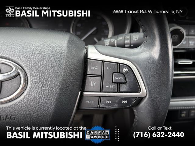 used 2022 Toyota Highlander car, priced at $37,900