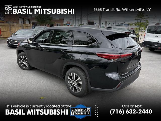 used 2022 Toyota Highlander car, priced at $37,900