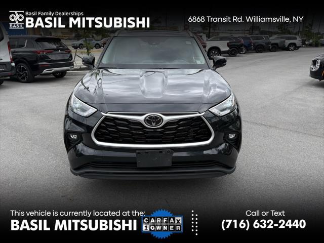 used 2022 Toyota Highlander car, priced at $37,900