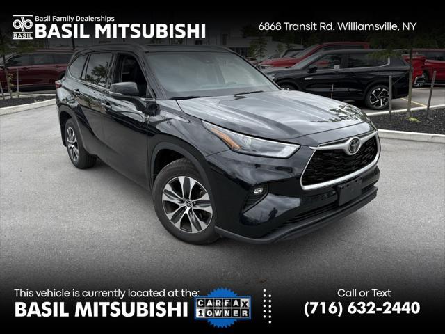used 2022 Toyota Highlander car, priced at $37,900