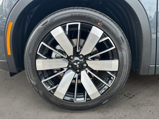 new 2025 Mitsubishi Outlander car, priced at $39,865