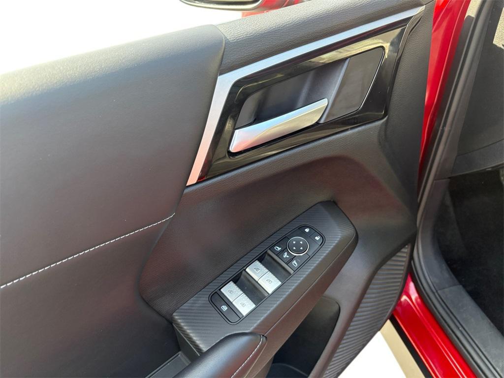 used 2024 Mitsubishi Outlander car, priced at $28,999