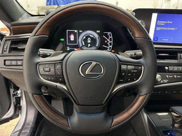 new 2025 Lexus ES 300h car, priced at $55,339